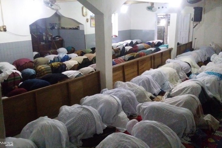  Jamaah Tarekat Naqsabandiyah Padang Berlebaran Hari Ini